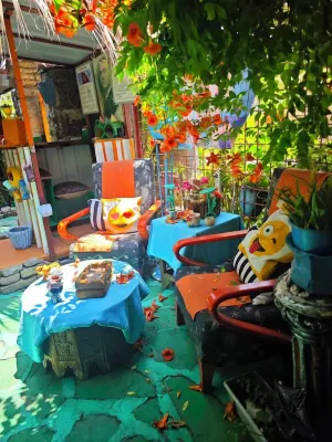 Side Tuana Garden Home