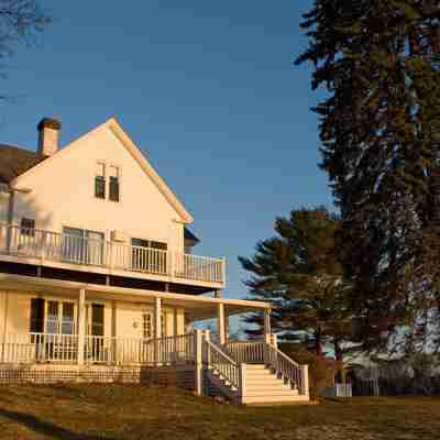 Dockside Guest Quarters Hotel Exterior