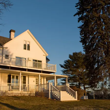 Dockside Guest Quarters