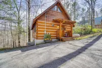 Honey Bear Pause: Rural Escape w/ Porch & Hot Tub! - balcony