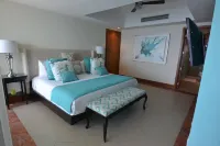 ON THE BEACH - Luxury Condominium with Breathtaking Views Hotels in Las Glorias