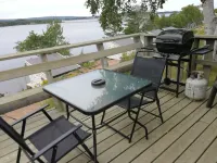 Knotty Pine Cottages, Suites & Motel Rooms Hotel di Victoria County