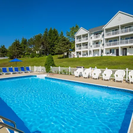 Strawberry Hill Seaside Inn