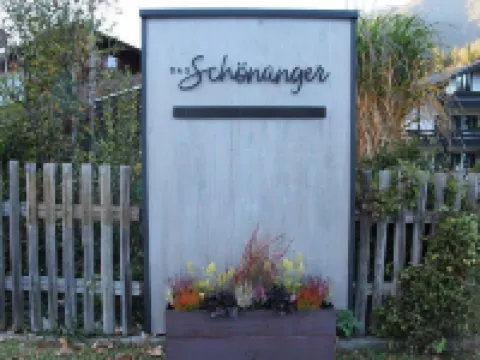 ดาส เชินแองเงอร์ โรงแรมในGrainau