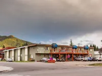 Powder Mountain Lodge Hotels in Fernie
