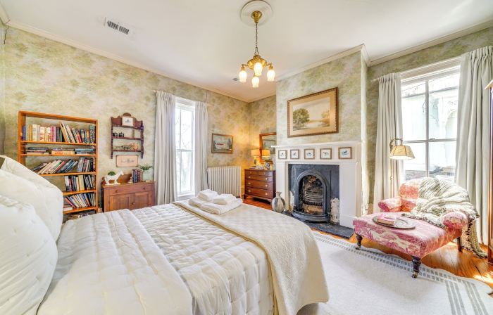 Historic & Spacious Family Home in Nicholasville!