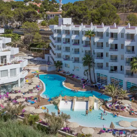Fergus Style Cala Blanca Suites