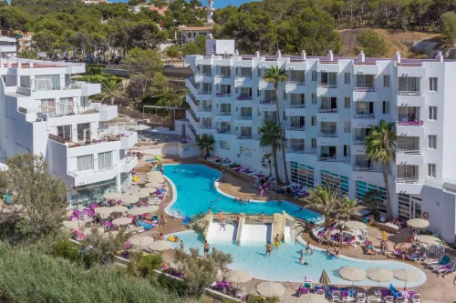 Fergus Style Cala Blanca Suites