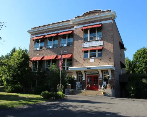 Northside School Bed & Breakfast Hotels in Boundary County