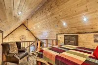 'The Breeze' - Broken Bow Cabin w/ Hot Tub & Deck! Hotels near South Park Shopping Center