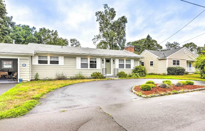 Charming Old Saybrook Cottage < 1 Mi to Beach
