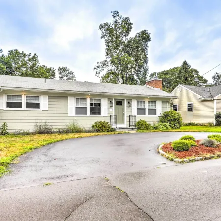 Charming Old Saybrook Cottage < 1 Mi to Beach