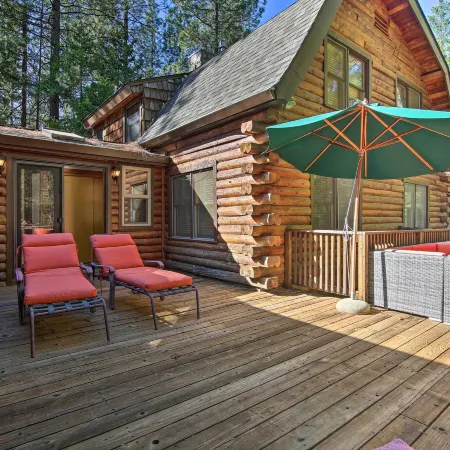 5 Mi to Hiking: Custom Cabin w/ Deck in Arnold!