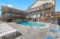 2BR Retreat with Pool, Near Beach and The Hangout - Strand