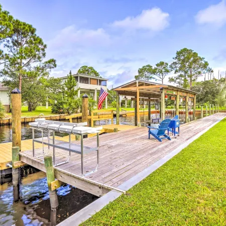 Waterfront Home Spectacular on-Site Fishing!
