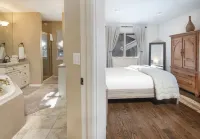 5025 Main Gore Place 4 Bedroom Condo by RedAwning