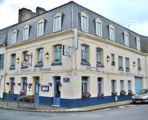 The Originals Boutique Hôtel la Colonne de Bronze Saint-Valéry-Sur-Somme Hotels in Saint-Valery-sur-Somme