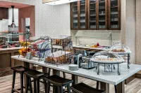 Hampton Inn & Suites San Marcos - breakfast