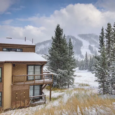 Big Sky Condo w/ Mountain Views < 1 Mi to Resort!