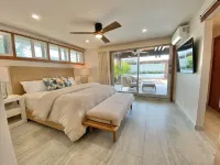 BRAND NEW REMODEL Rooftop Lahaina Oceanfront Penthouse with 360 degree views!