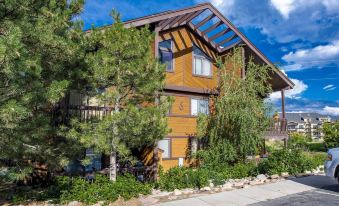 Red Pine Condominiums by All Seasons Resort Lodging