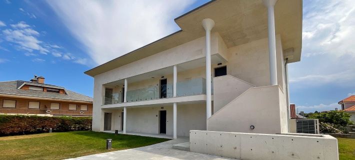 Apartamentos la Canal โรงแรมในซานตันเดร์