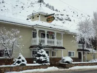 Parkway Inn of Jackson Hole Hotels near Teton Art Gallery