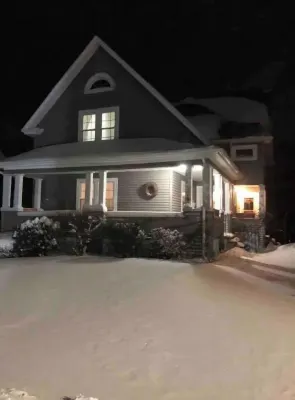 CHARMING LARGE 3 Bedroom Entire Home
