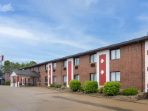 Ramada by Wyndham Cedar Rapids South シーダー・ラピッズのホテル