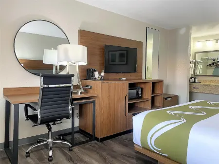 SureStay Plus by Best Western Alamogordo White Sands Отели рядом с достопримечательностью «Парк Вашингтон»