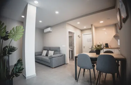 Apartamentos Turísticos Capitán Orellana