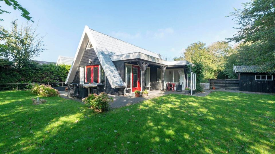 Sandepark 151 Villa for 8-Person with Large Garden