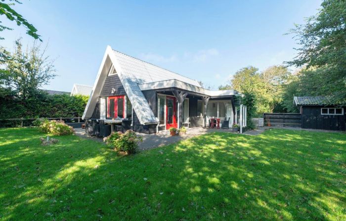 Sandepark 151 Villa for 8-Person with Large Garden