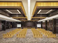 Le Polonia Hotel & Convention Medan - Business