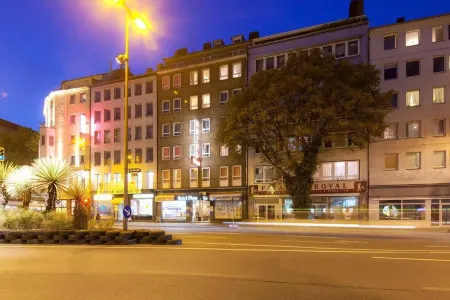 Palm Premium Hotel & Apartments Отели рядом с достопримечательностью «Neuer Zollhof»