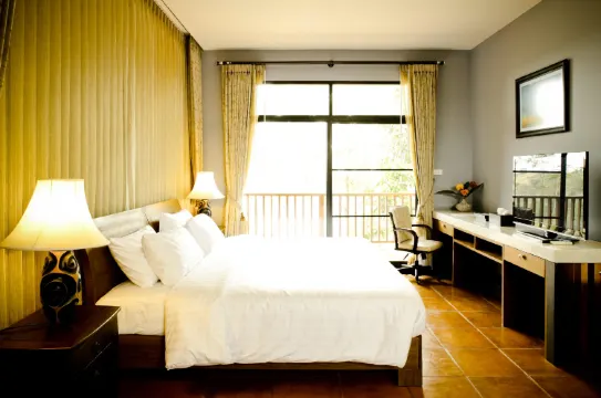 ห้องดีลักซ์ พร้อมระเบียง