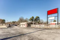 OYO 阿肯色鮑爾德諾布公路酒店（近瑟西縣） - 停車場