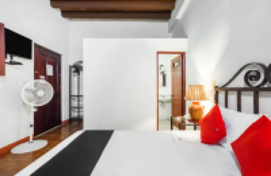 Capital O 埃爾尼託旅館 酒店