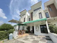 MP Villa Palmiers C8 Malang Hotel a Ngijo