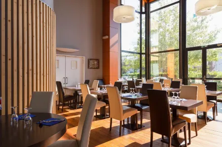 ذي أوريجينالز سيتي، أوتل لو ساكستون