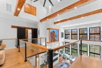 The Grand on Greenbay-7 Bedrooms Sleeps 20 Modern New Build