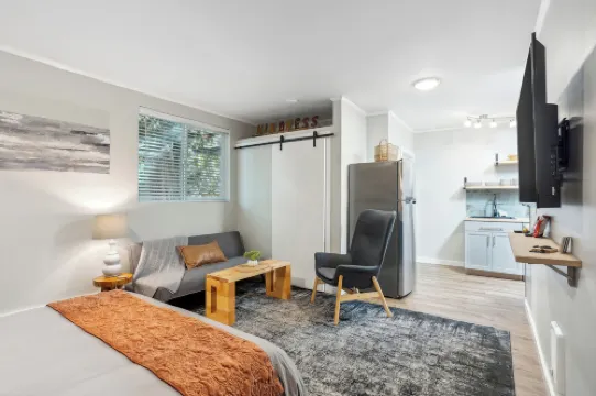 寵物友好型肯特度假屋，步行至湖邊！