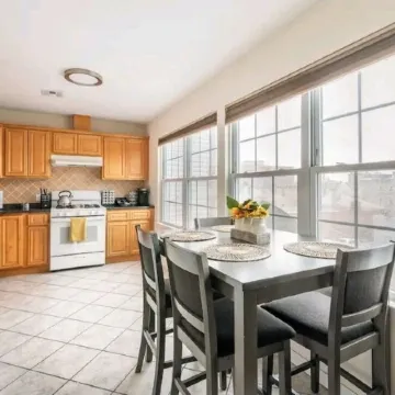 Lovely 2 bedroom/ Near EWR/ Free Parking