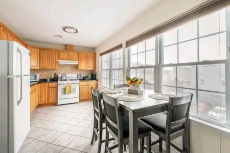 Lovely 2 bedroom/ Near EWR/ Free Parking Отели рядом с достопримечательностью «Технологический институт Нью-Джерси»