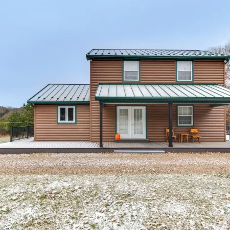 Houtzdale Home w/ Shuffleboard & Pickleball!