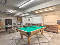 Boho-Chic Home w/ Game Room Near Lake Gregory! Hotels in Crestline