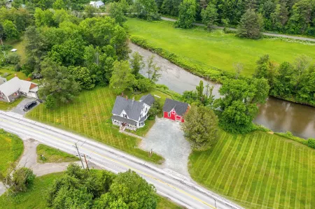 Woodbridge Inn Bed & Breakfast Отели рядом с достопримечательностью «AT trailhead Woodstock VT»