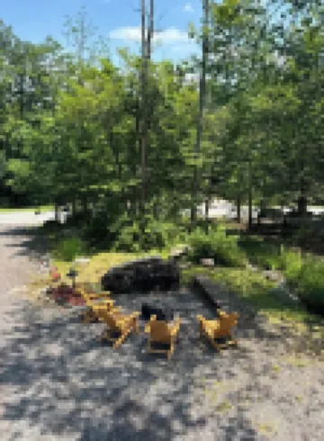 Beautifully Clean, Decorated, Cozy Chalet in an Amenity Rich Community