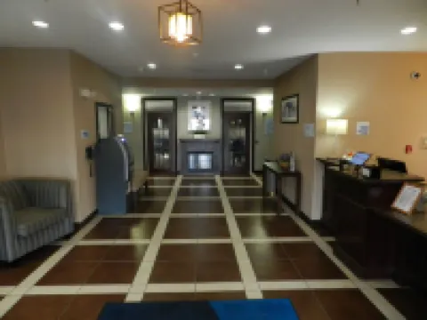 派克旅館 勒羅伊 - 布盧明頓東南區