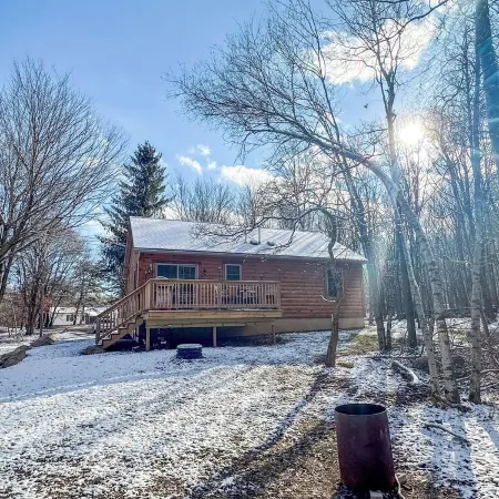 Modern Cozy 2-bedroom Cabin in Albrightsville w/ Wi-Fi, AC
